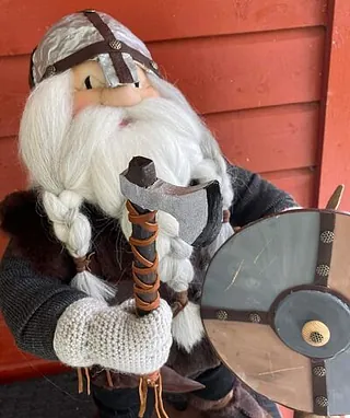Butikk - Håndlagde vikingfigurer